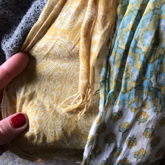 FALL | 4 scarf bundle - Picture 4 of 5